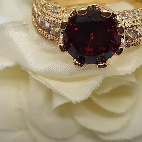 ELITE. New, JEWELRY, 18ctw GENUINE GARNET & WHITE SAPPHIRE RING, WOMEN'S SIZE 7 - Picture 4 of 5
